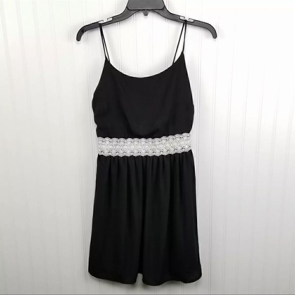 Finn & Clover Womens Size Medium Spaghetti Strap Black & White Lace Mini Dress